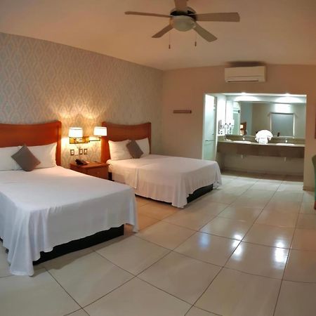 Hotel Maioris Navolato San Pedro  Экстерьер фото